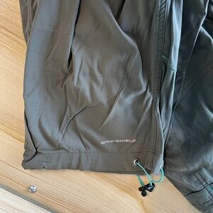 Columbia OMNI SHIELD OLIVE Capris 4